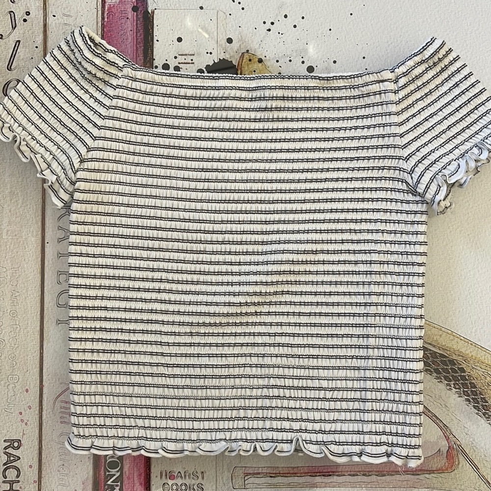 Art class off shoulder top Girl size M 7/8